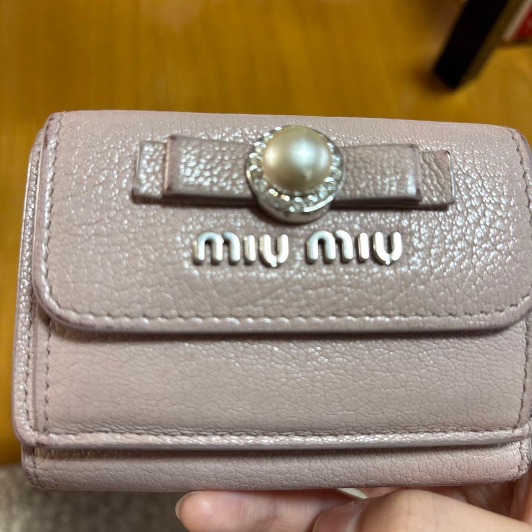 MIU MIU ミュウミュウ 三つ折り財布 マドラス 5MH021 2F3R