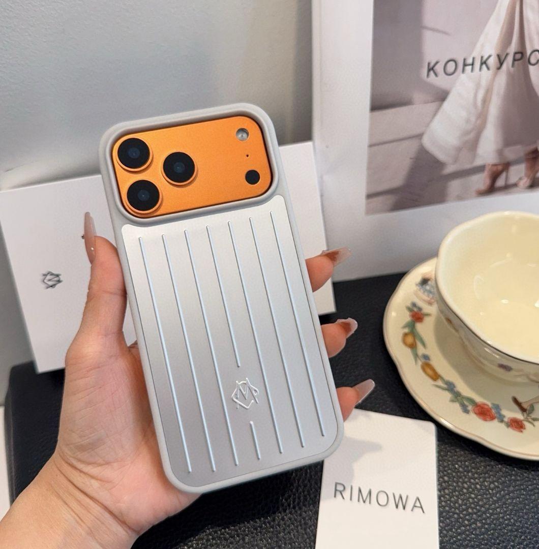 RIMOWA リブデザイン iPhone 17 pro ケース シルバー系