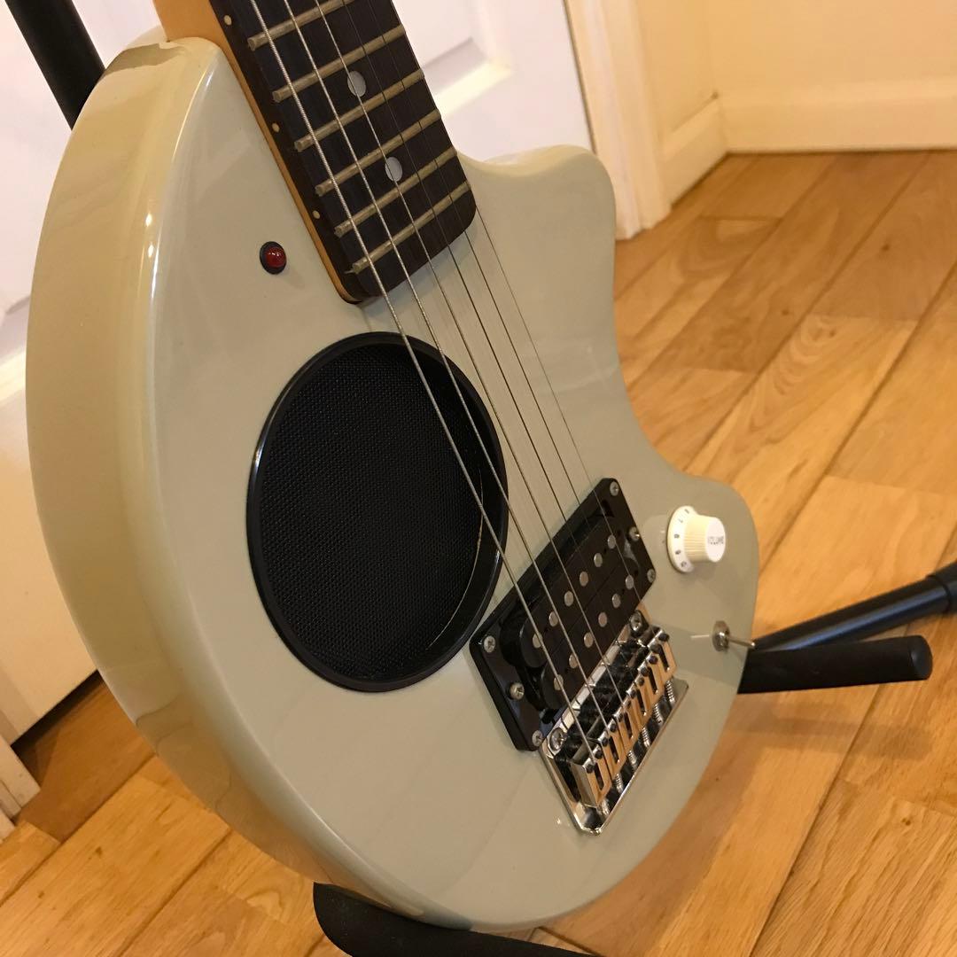 Fernandes ZO-3（ゾウさんギター） 内蔵アンプ付き ミニギター