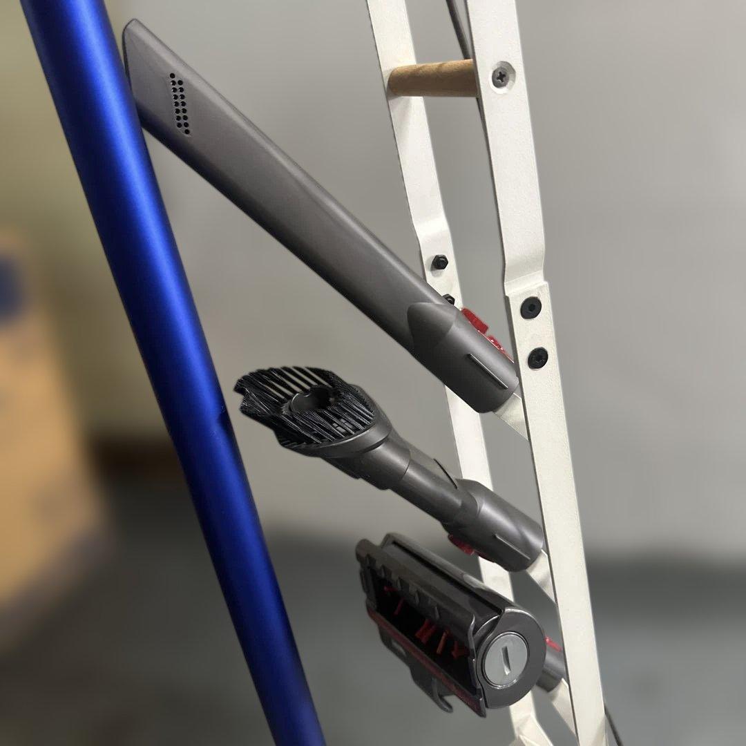 ②Dyson スティッククリーナー 本体