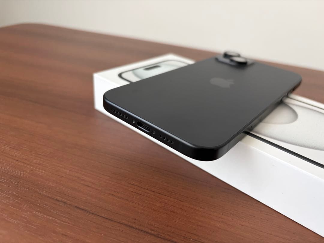 iPhone 15 Plus 128GB ブラック