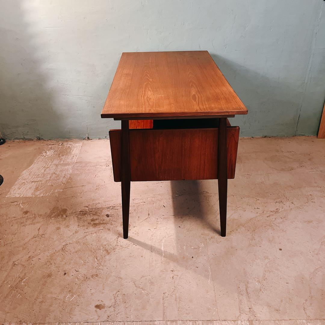 デンマーク　チーク材　デスク　北欧家具　北欧ビンテージ