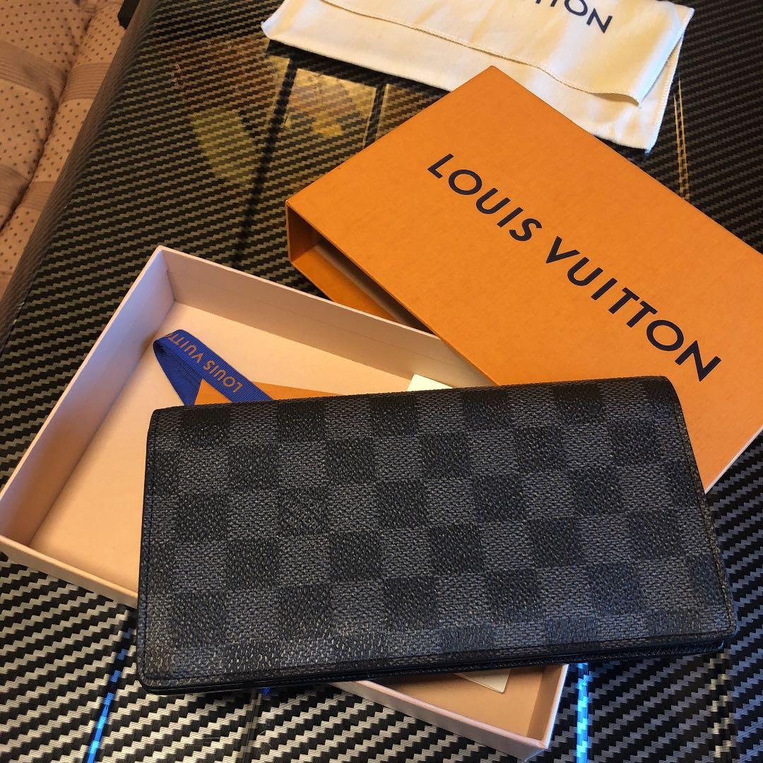VUITTON  財布
