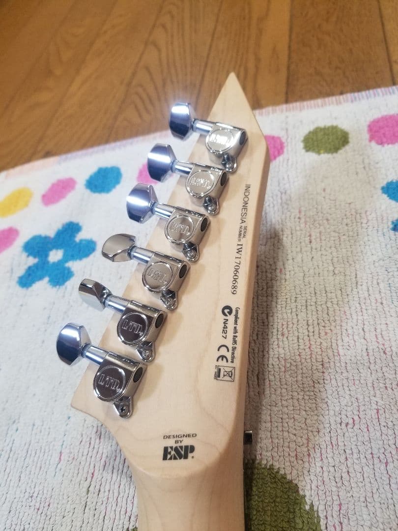 【限界値下げ】LTD (ESP) M-50 Neon Green(美品)