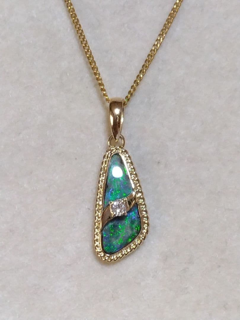 特別サービス品◆k18ボルダーオパール、ダイヤモンドつきペンダントトップ