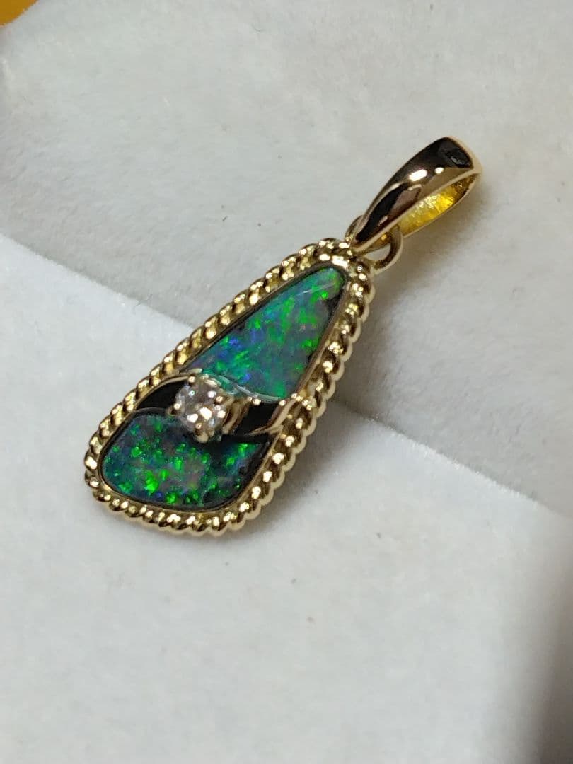 特別サービス品◆k18ボルダーオパール、ダイヤモンドつきペンダントトップ