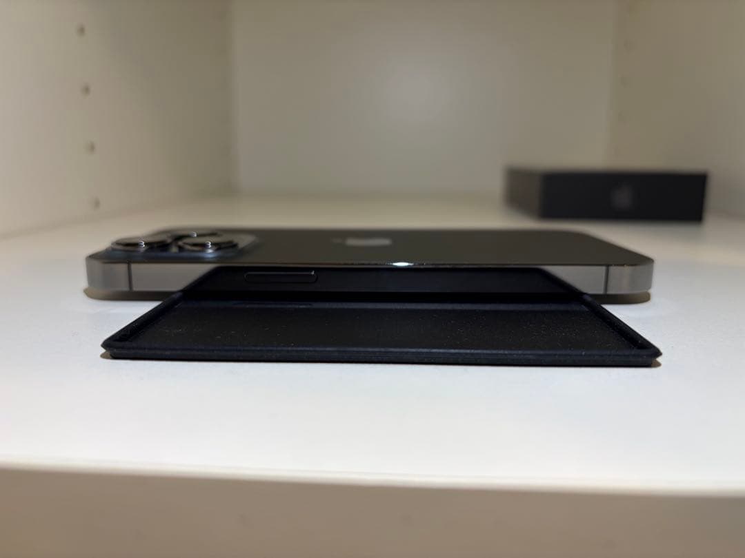 Apple iPhone 13 Pro グラファイト ひび割れ、端子不良