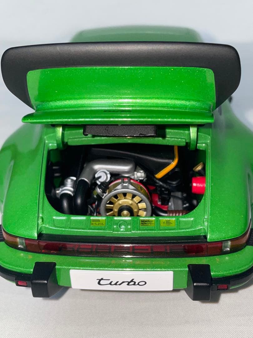 オートアート1/18 ポルシェ 911 訳あり