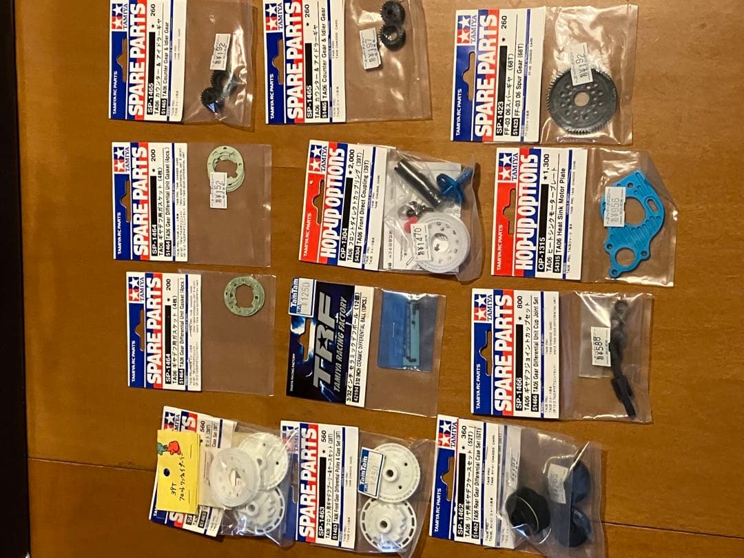 タミヤ　TA06メカ＆オプションその他パーツ付き