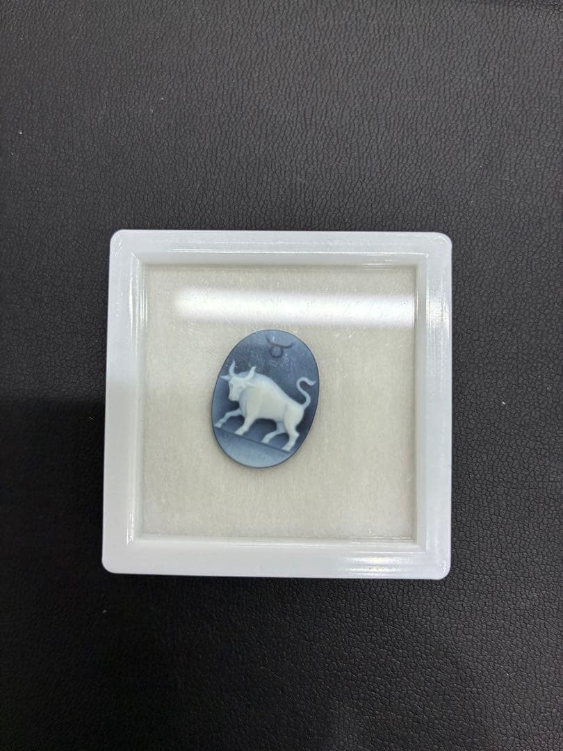 メノウ カメオ ルース オウシ座　牡牛モチーフ 約1.2g 裸石 彫刻