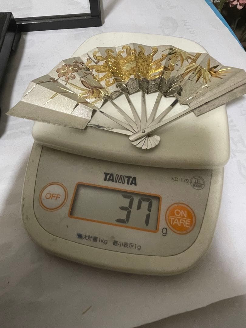 銀製　扇の置物　共箱付き　約37g