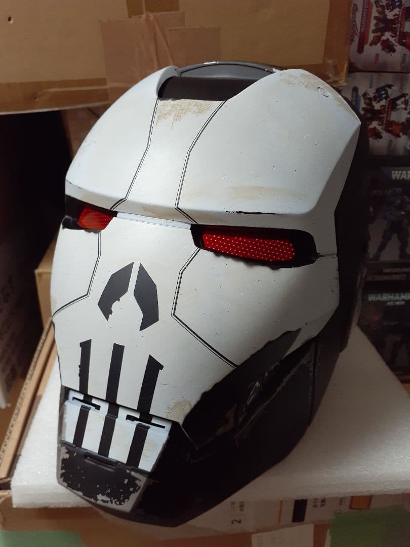 ハズブロ 1/1パニッシャー ウォーマシン ヘルメットアイアンマン