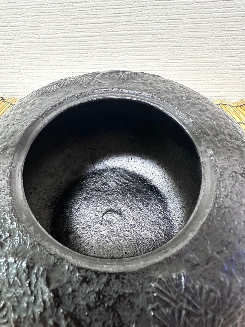 未使用品　供箱等付属品付　南部喜州 (及川 喜徳)造　鍛治打袋鉉１５型　南部鉄瓶
