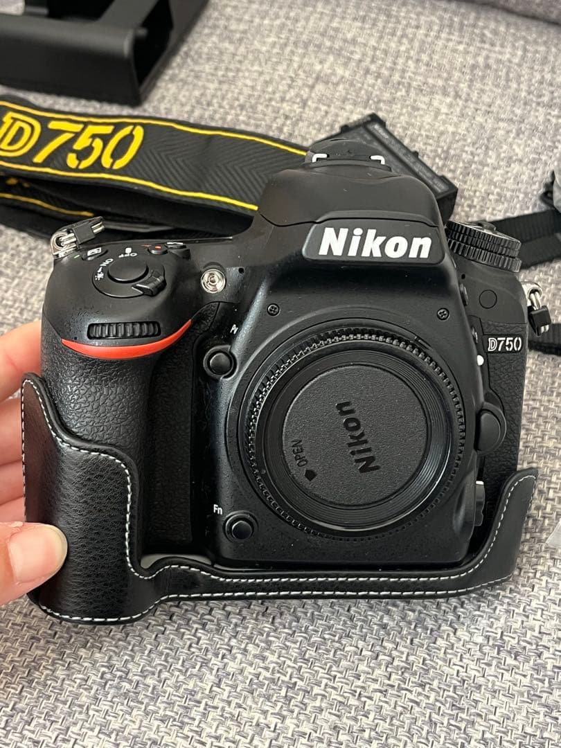 Nikon D750 24-120 4G VR Kit ショット数2500以下