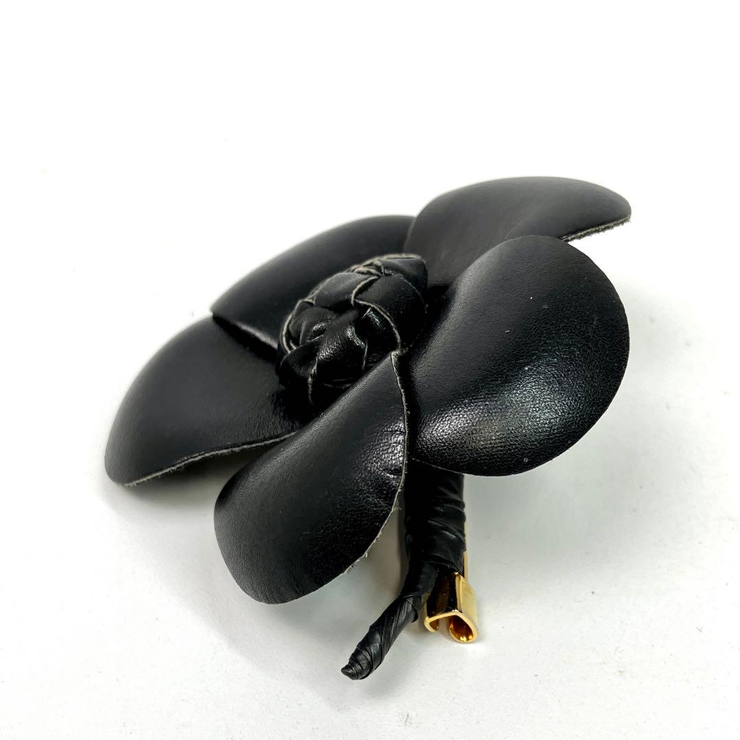 CHANEL カメリア コサージュ ブローチ シャネル レザー ブラック ミニ