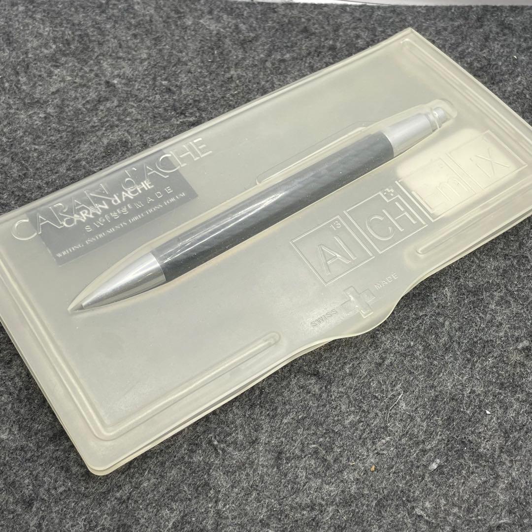 PE1060□カランダッシュ アルケミクス カーボンノック式ボールペン