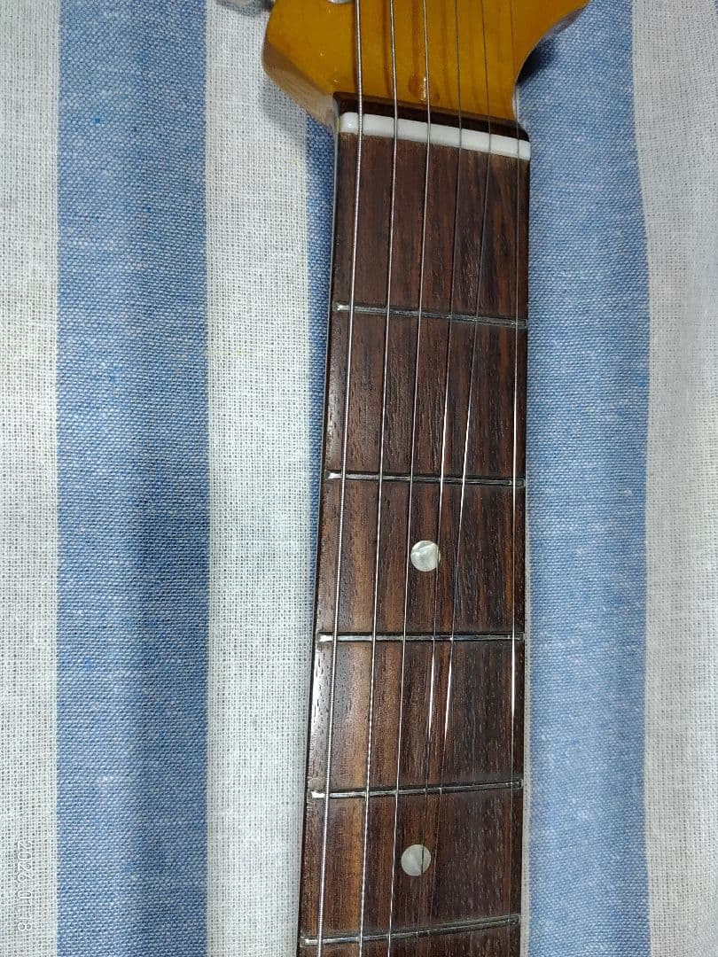 Laid BackブランドのストラトタイプギターST400 3TSまずまずキレイ