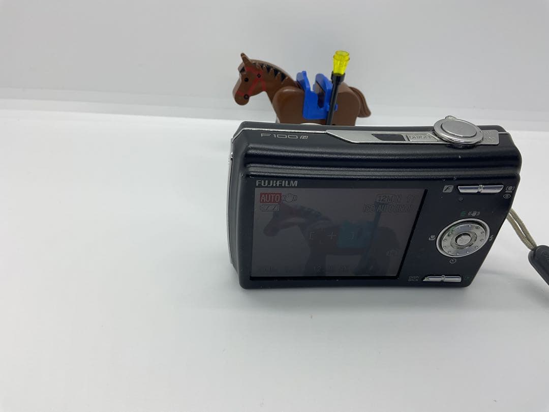 FUJIFILM FinePix F100fd デジタルカメラ