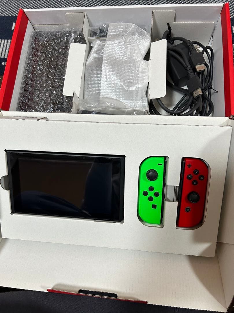 Nintendo Switch 本体 グリーン・レッド Joy-Con