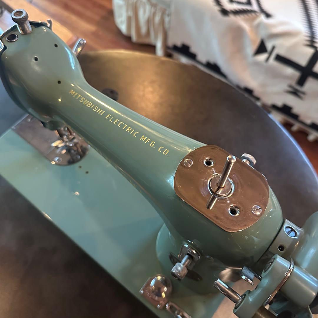 ビンテージ　レトロ　三菱　手動式　ミシン　オブジェ