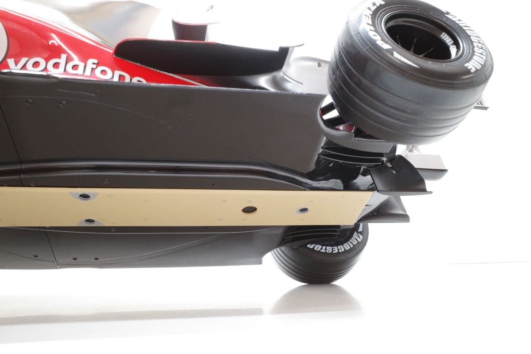 【限定1/8】マクラーレンMP4-23 (全長60cm) ※お問合せ下さい！