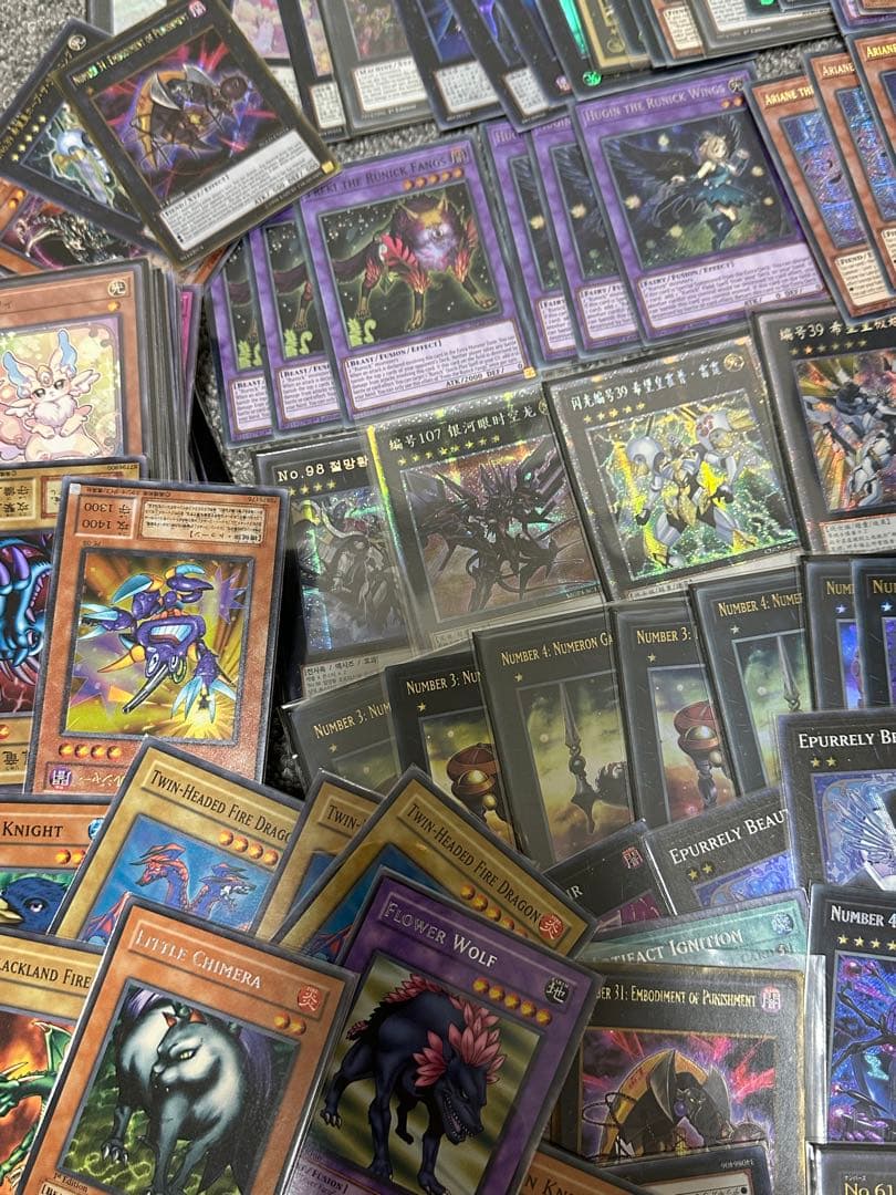 本日特価！遊戯王OCG 引退品 旧アジア 英語版レリーフ