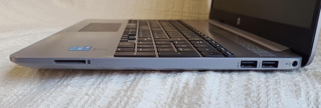 HP 250 G8 第11世代corei5搭載 ②