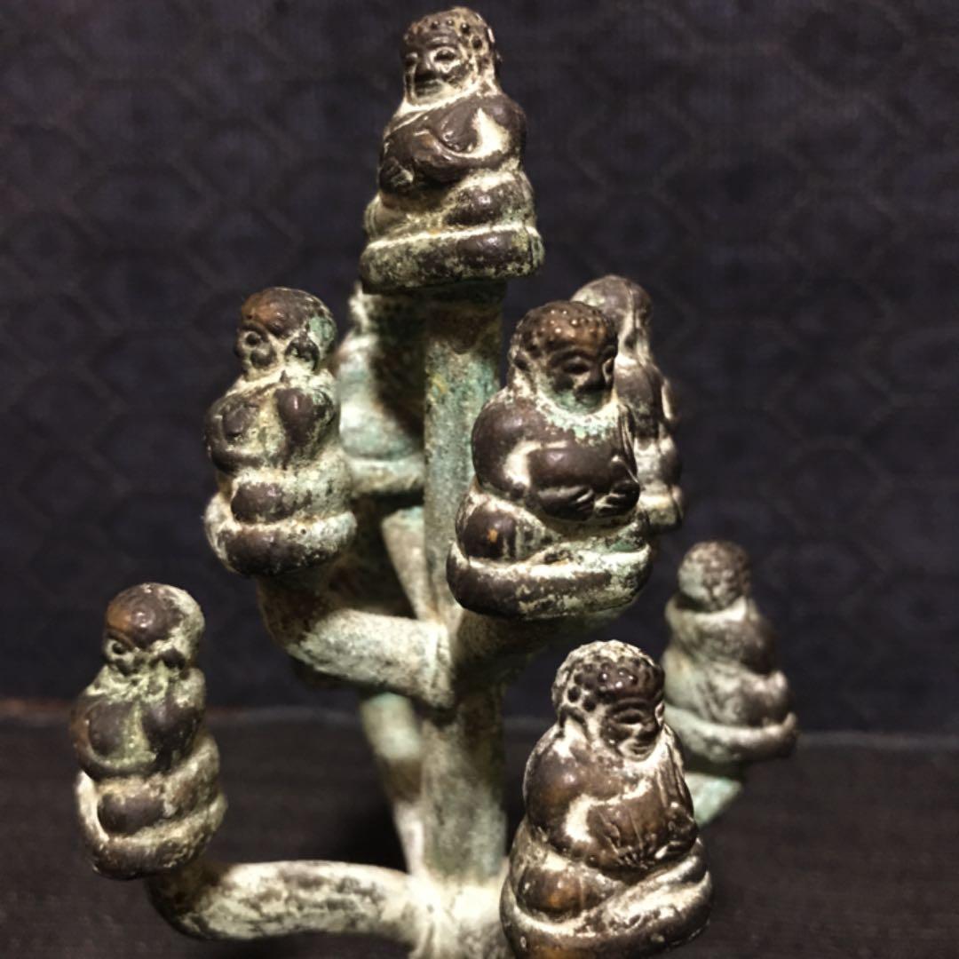 廃寺の本尊の側にあった古銅の仏像