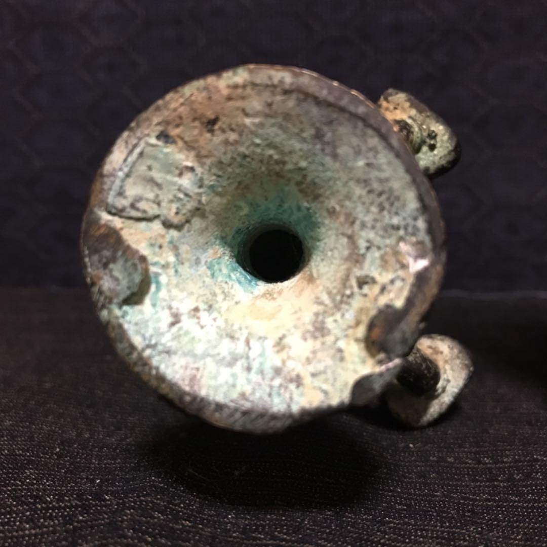 廃寺の本尊の側にあった古銅の仏像