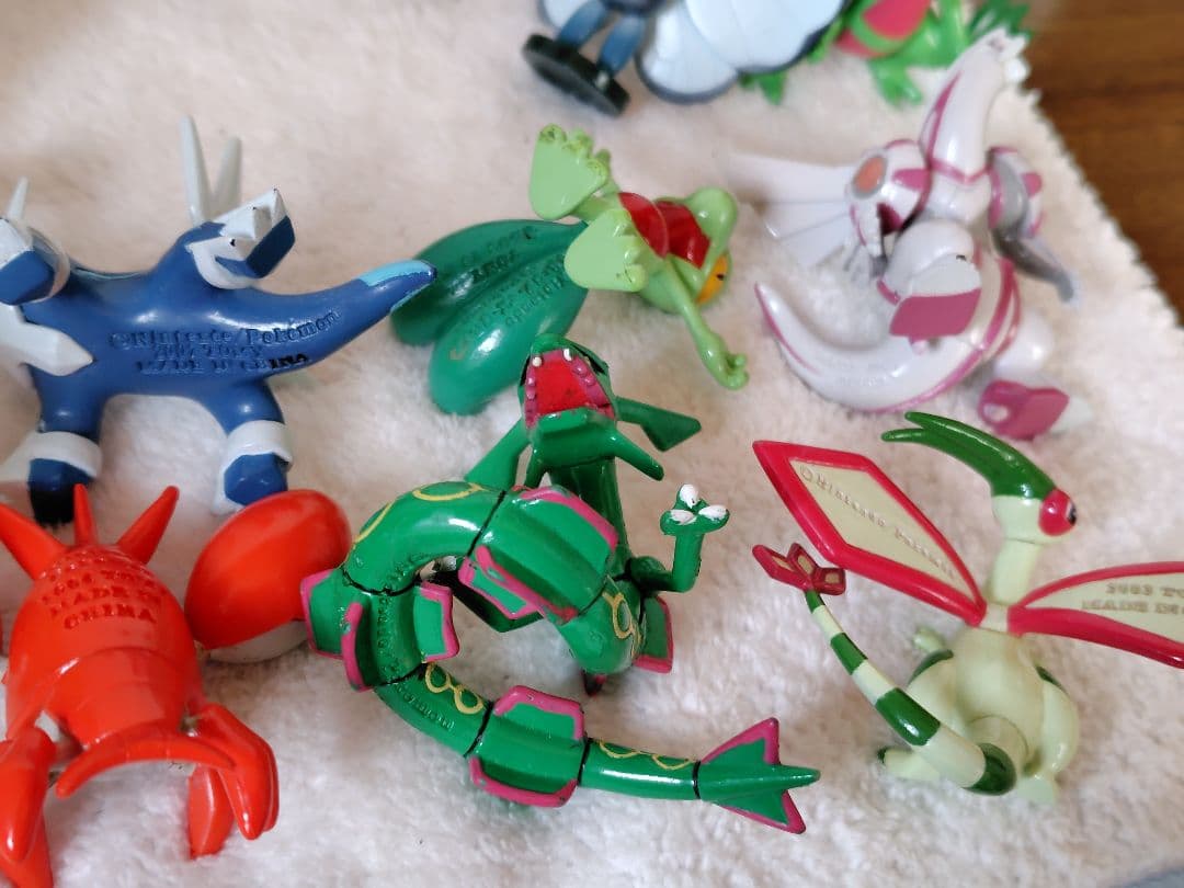 ポケモンフィギュア　モンポケ　TOMY　任天堂