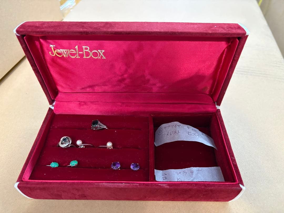 ジュエリーボックス　宝石6個入り