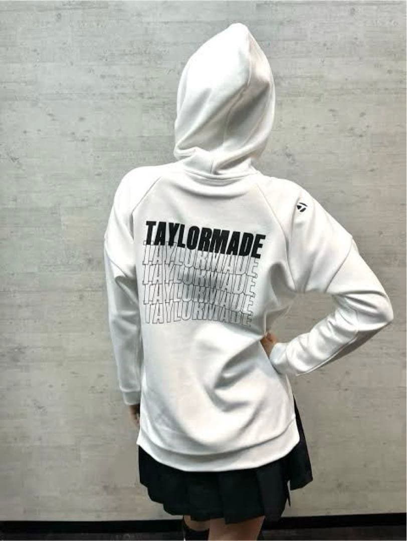 【TaylorMade】新品✨S フード付きロゴトレーナー　スリット付き　秋冬