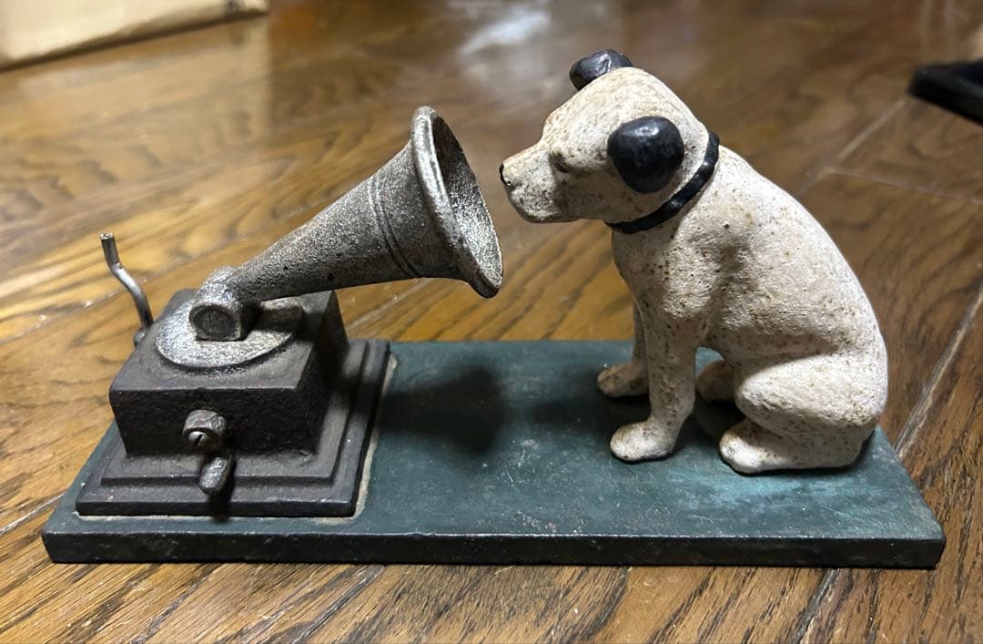 犬と蓄音機の金属製装飾品　レア商品　レトロ　昭和