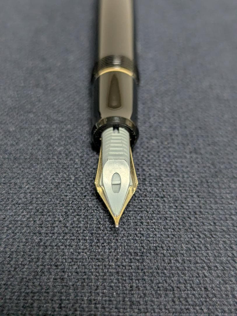 美品 試し書きのみ PILOT カスタム743 FM パイロット万年筆 ブラック