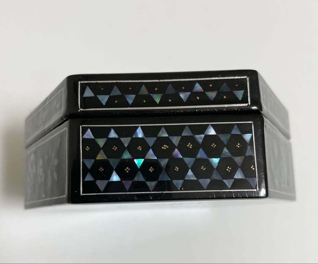 螺鈿細工 小物入れ　美術品　アンティーク　工芸品　螺鈿