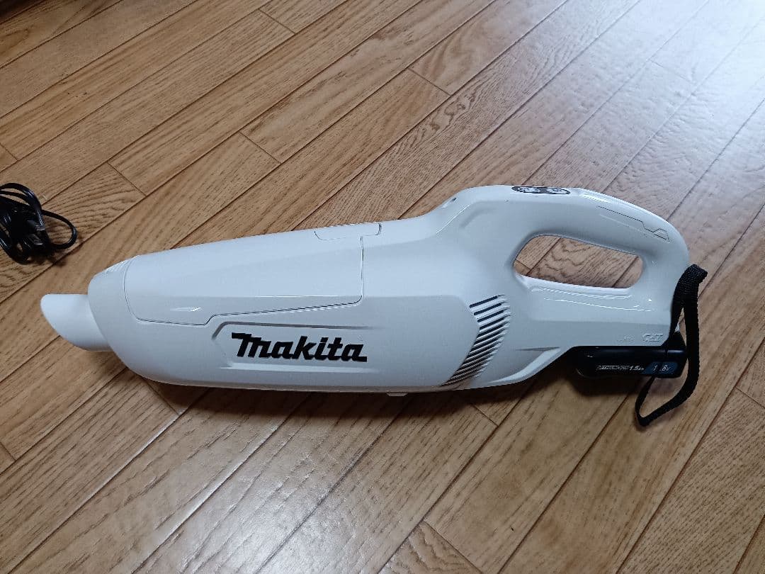 マキタ10.8V充電式クリーナCL107FD 純正バッテリー及び充電器付