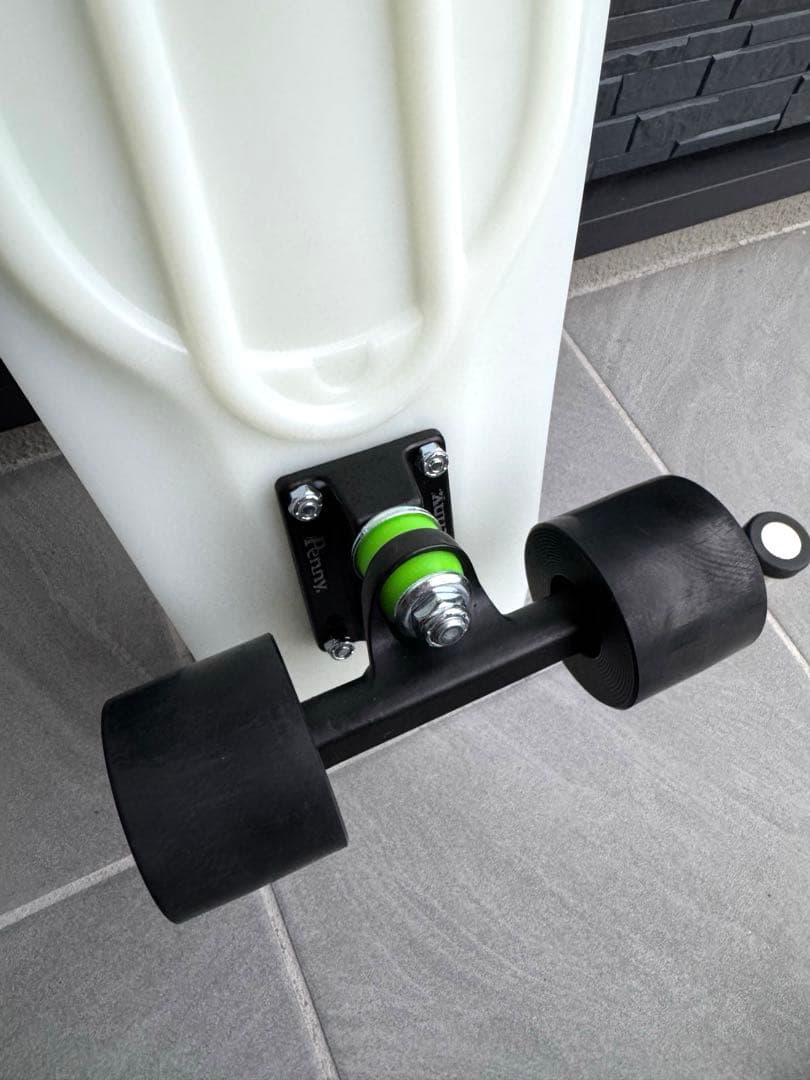 送料込み！【程度良】Penny ペニースケートボード　27インチ　蓄光デッキ