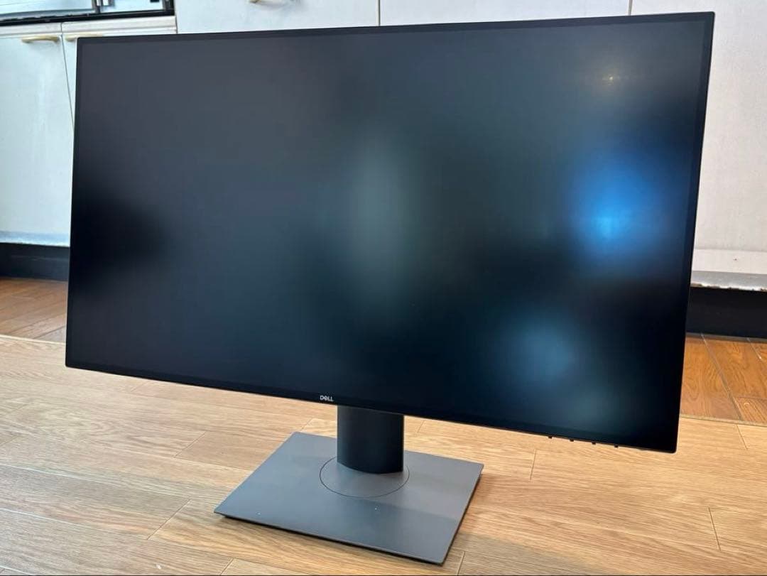Dell 27インチ4KディスプレイU2720QM