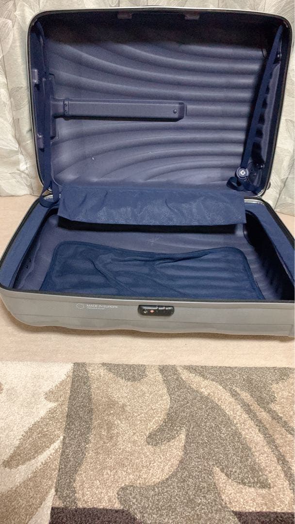 samsonite スーツケー スグレー 大容量軽量 4輪TSAロック