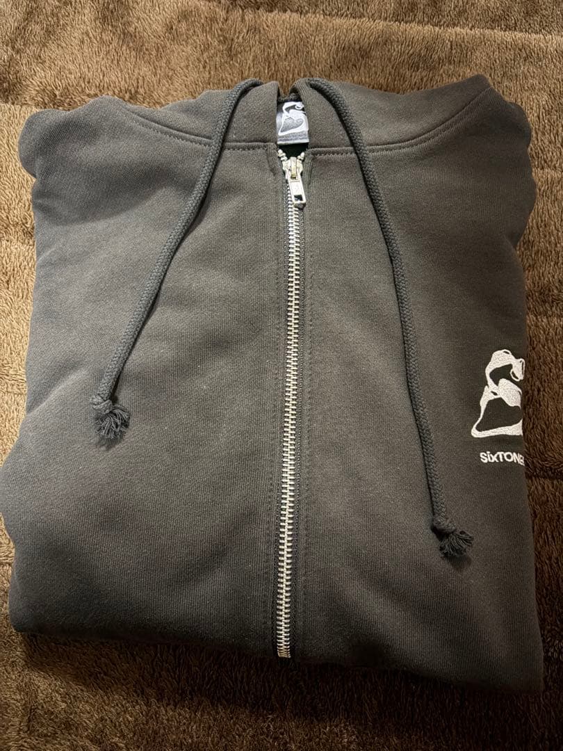 未着用☆MILESixTONES パーカー