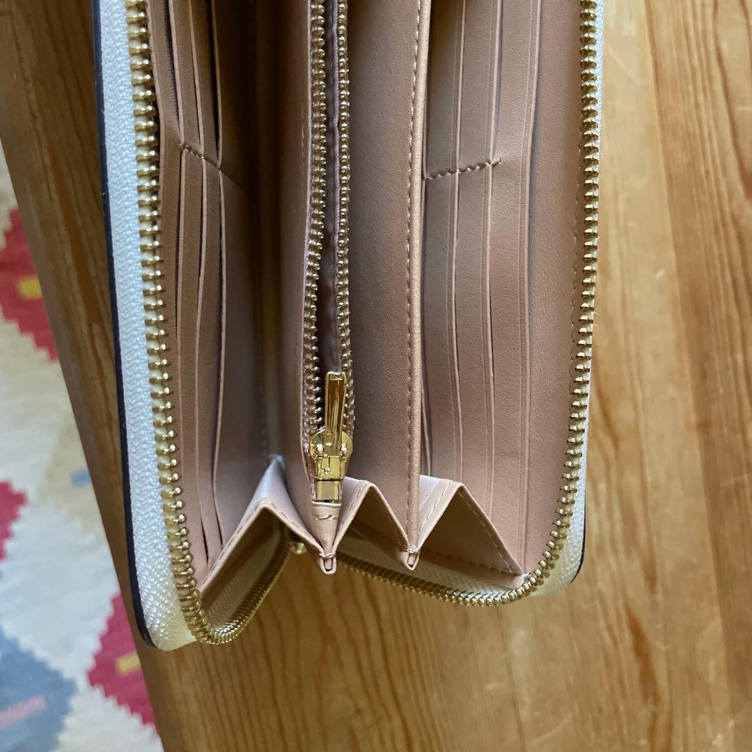 花柄デザインの長財布　コーチ　coach