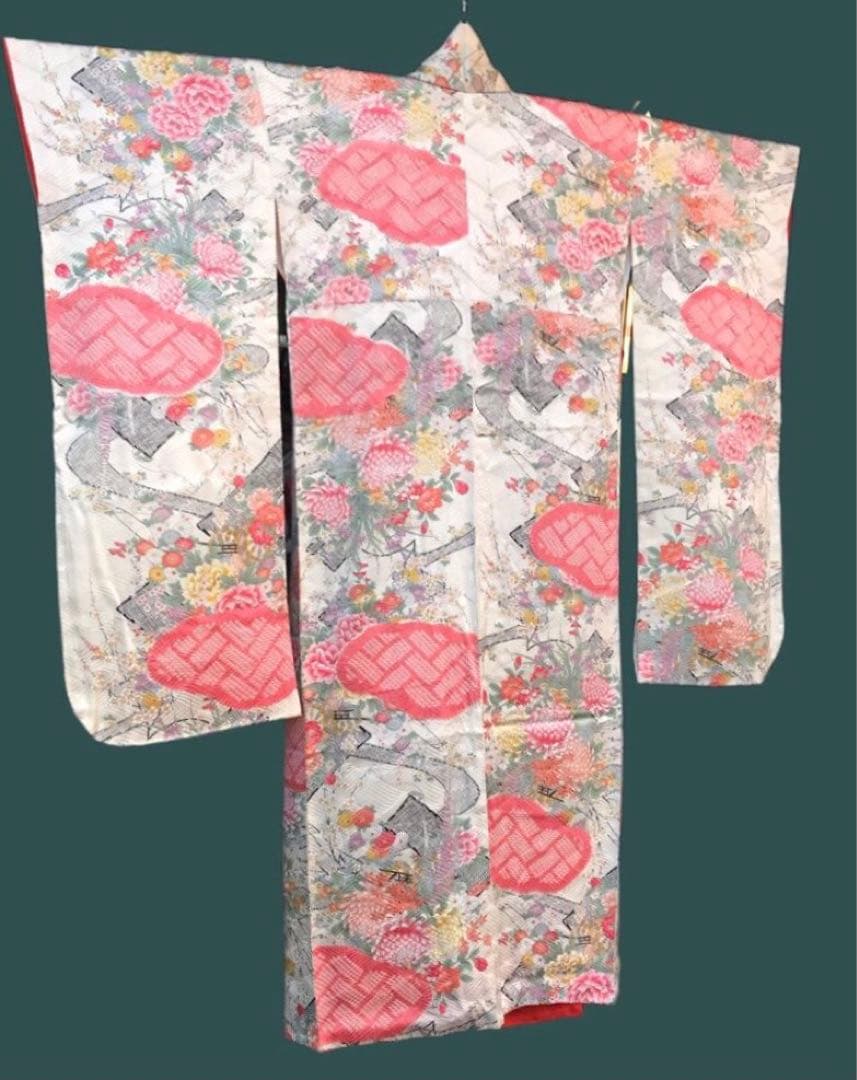 最高級　ブランド　千總　振袖 美品　Sサイズ　絞り　花柄 ピンクと白