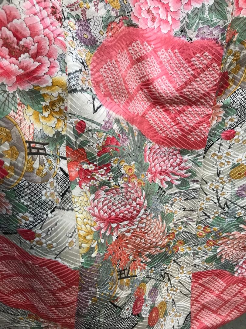 最高級　ブランド　千總　振袖 美品　Sサイズ　絞り　花柄 ピンクと白