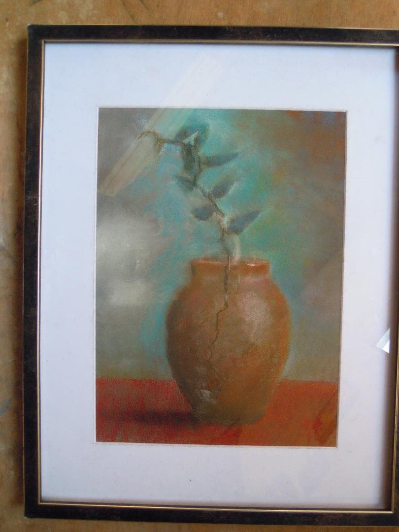 ひび割れた花ビン