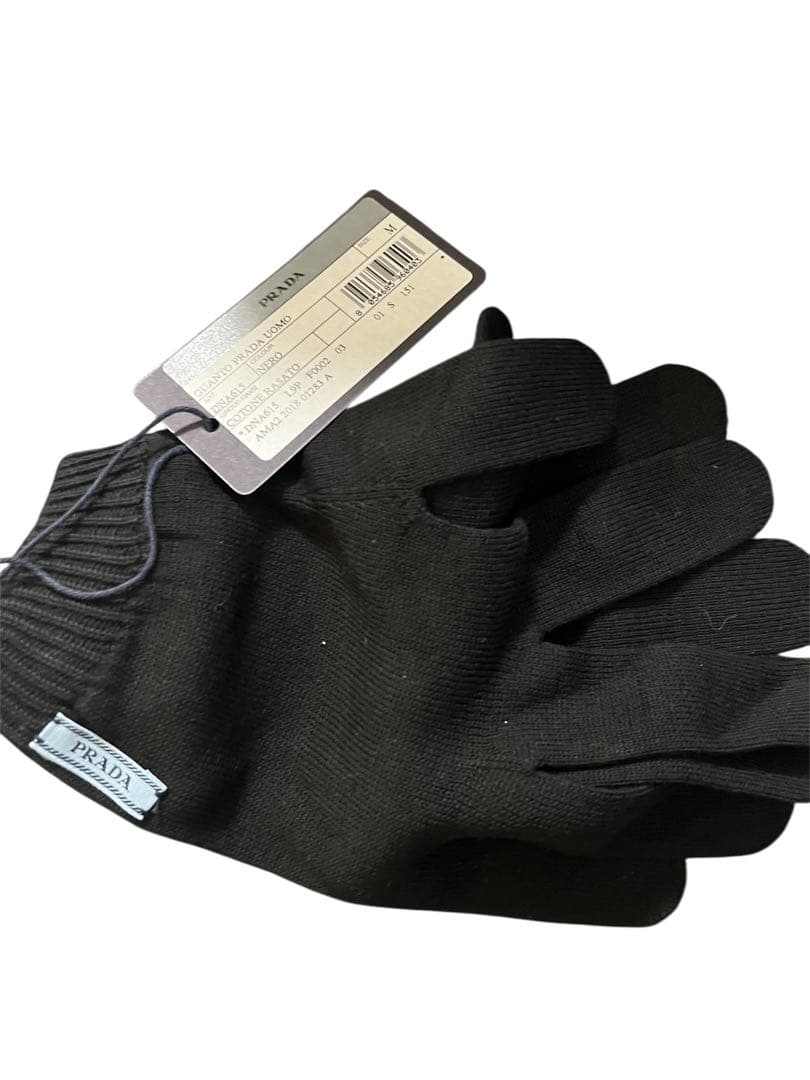 PRADA ブラック手袋 Mサイズ　グローブ