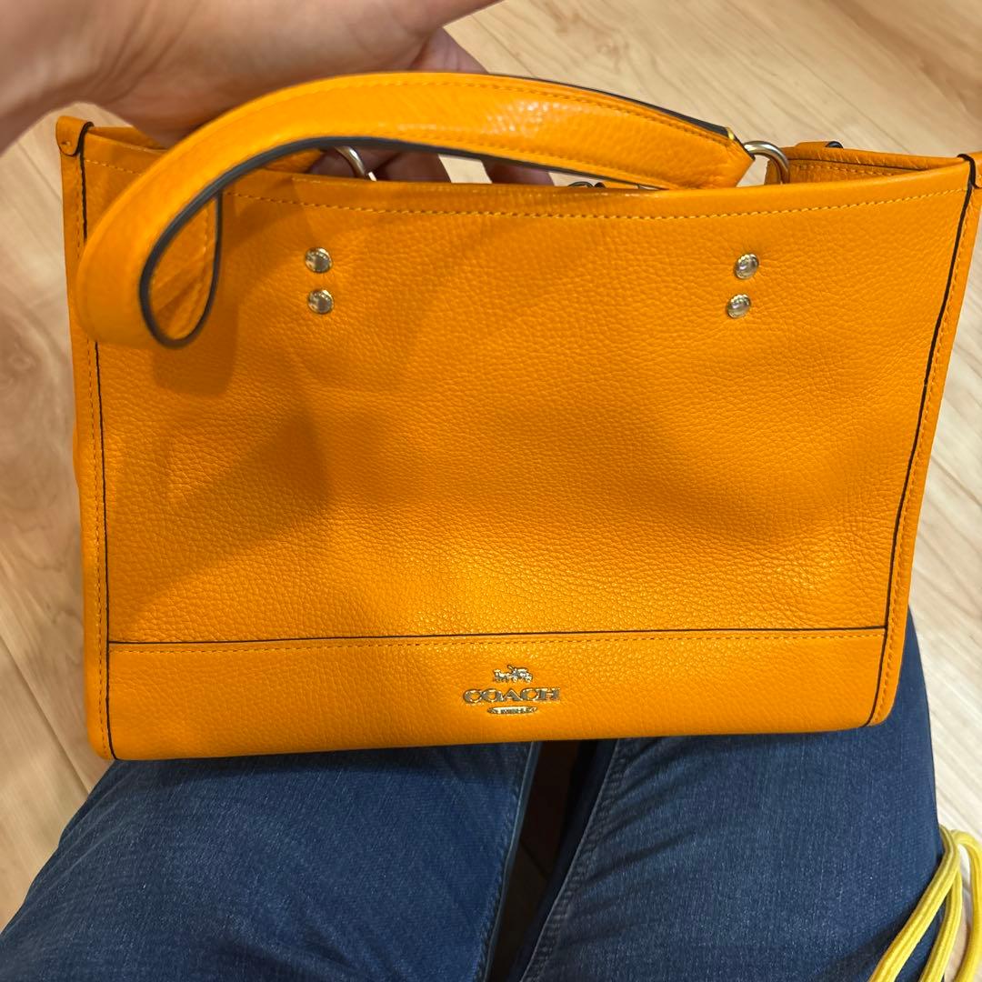 い*ご様 オレンジ レザー ショルダーバッグ ハンドル付き