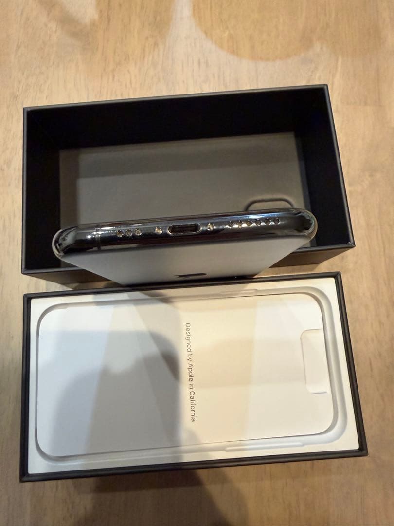 Raee　iPhone 11 pro 256GB