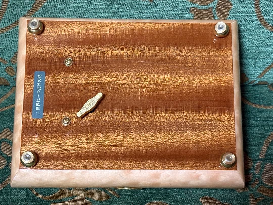 小樽オルゴール堂 オルゴール木製 色絵蝶々図曲:世界に一つだけの花 宝石箱化粧箱