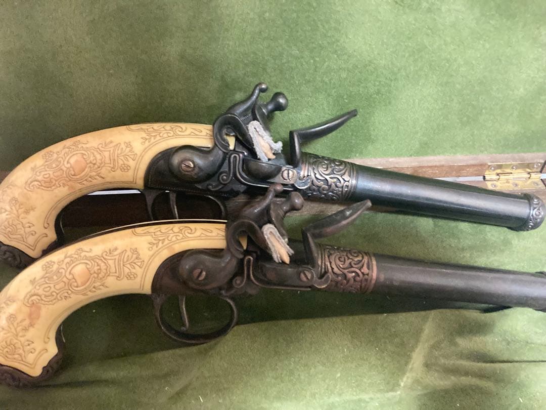 LIÈGE XVIII S. モデルガン ケース付き