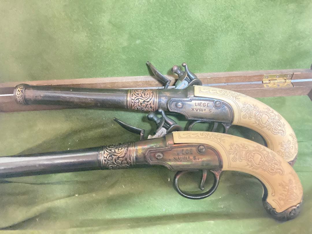 LIÈGE XVIII S. モデルガン ケース付き